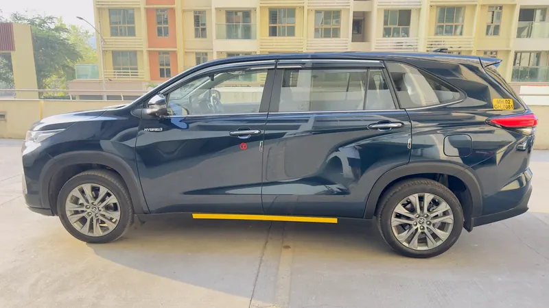 Innova Hycross ZX Top on rent in Mumbai