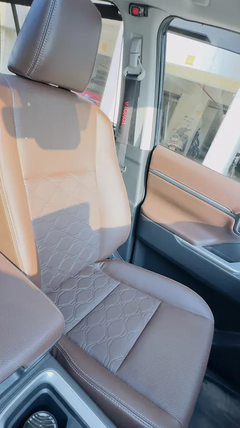 Innova Hycross ventilated leather front seat