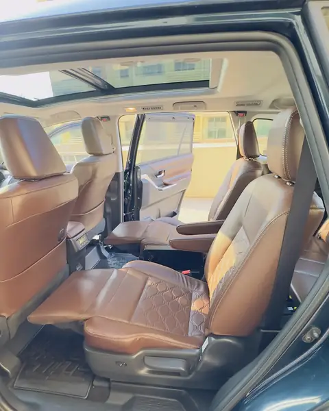Hycross ZX Top cabin with the sunroof open