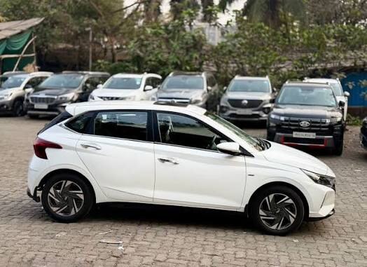 Hyundai i20 hatchback rental Mumbai
