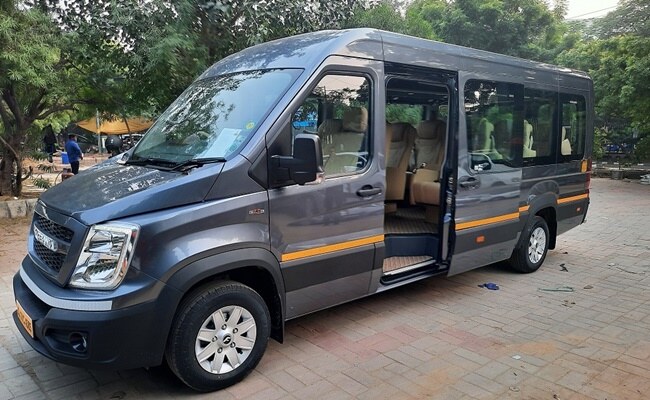 Force Urbania luxury 13 seater rental